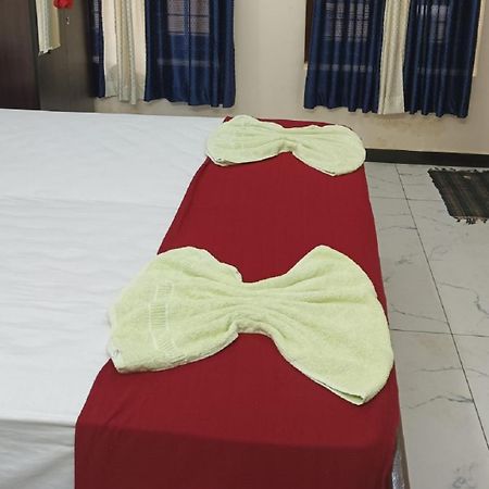 טריואנדרום Sri Padmanabha Tourist Home מראה חיצוני תמונה